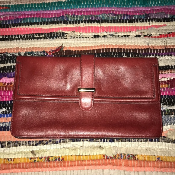 Leather Clutch. Soft clean and simplistic. - Picture 1 of 5